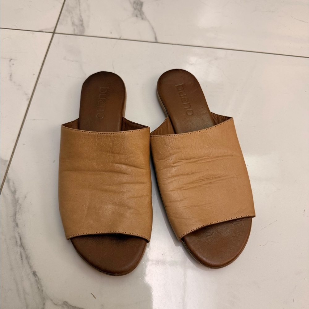 Bueno Women's Tan Slide Sandals Size 40